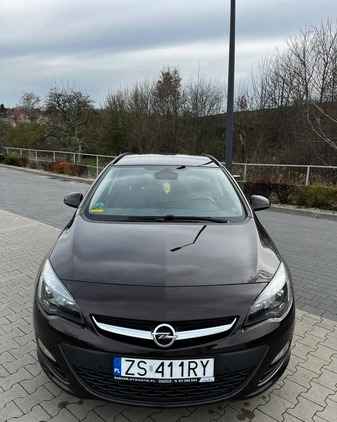 Opel Astra cena 35990 przebieg: 105500, rok produkcji 2015 z Szczecin małe 631